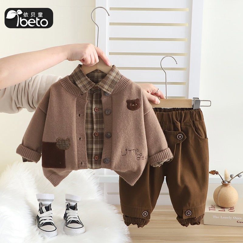 依贝童男宝宝春装套装2025新款婴儿童男童春季帅气毛衣开衫三件套