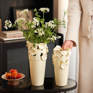 法式轻奢白色奶油立体浮雕花朵大号陶瓷花瓶插花干花客厅桌面摆件