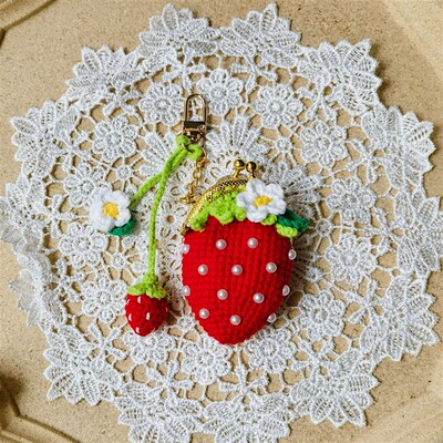 手工毛线成品5CM口金包手工编织草莓卡通钱包零钱包吊饰个性礼品