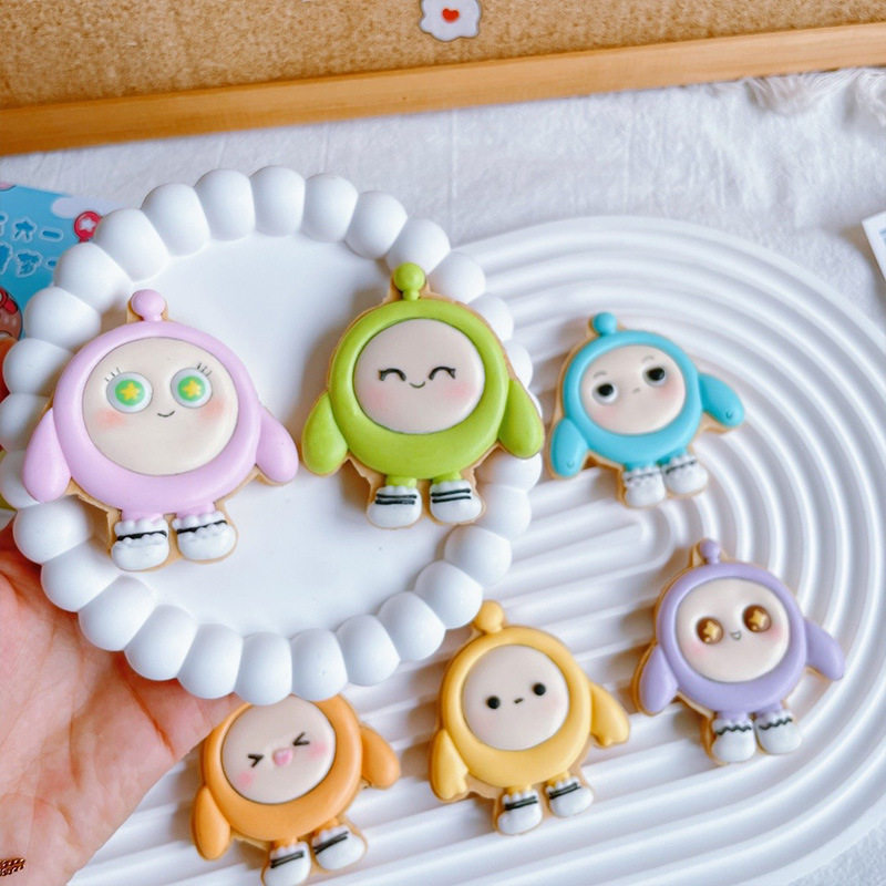 新款 六一儿童节糖霜饼干礼盒创意卡通可食用装饰棒棒糖饼干爆款