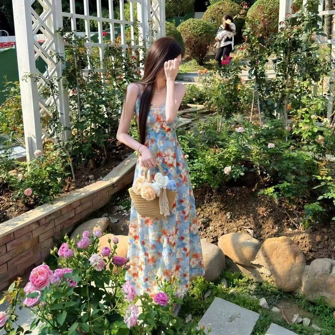 法式油画碎花吊带连衣裙子2026新款夏季海边度假穿搭绝美掐腰长裙