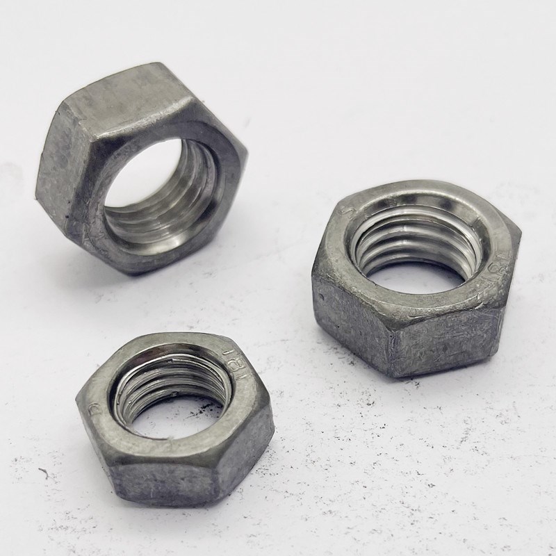 4.8级本色六角螺母铁4级六面螺帽盒装M6M8M10M12M14M16M18M20MM24