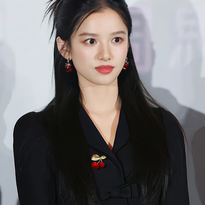 气质可爱樱桃胸针女款设计感小众毛衣别针高级感百搭新年衣服配饰