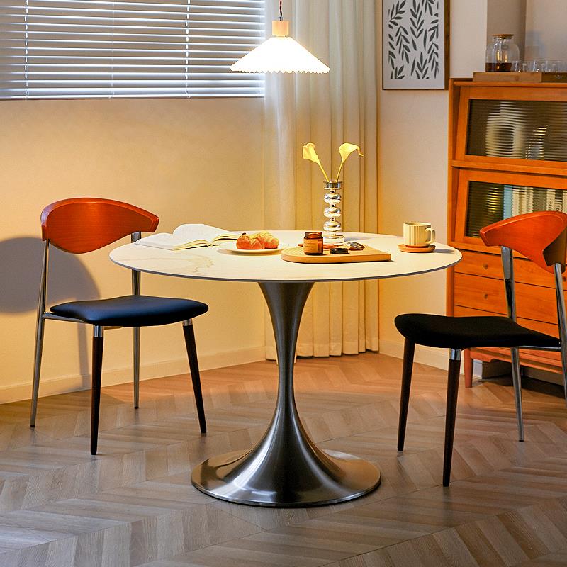 北欧郁金香圆桌家用小户型吃饭桌现代简约圆形桌子岩板餐桌椅组合