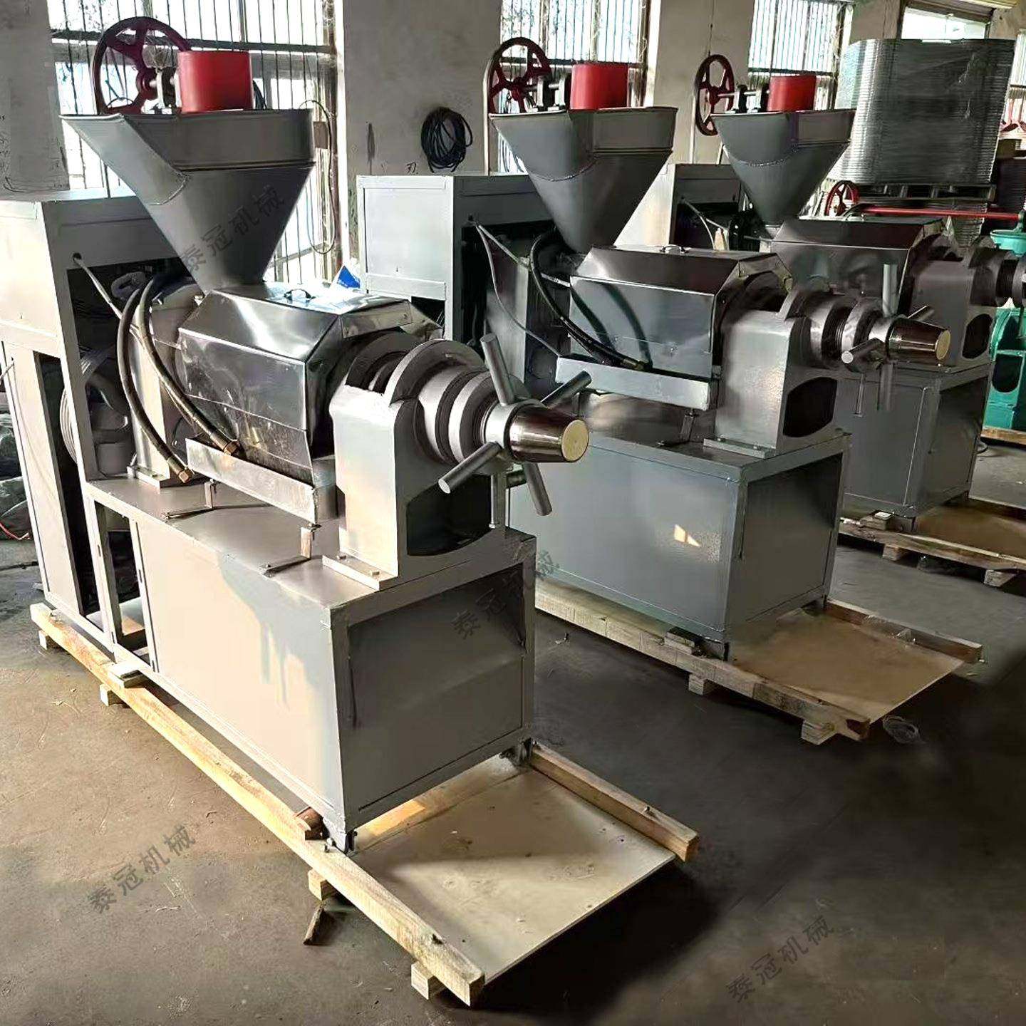 6YL型螺旋榨油机大豆花生菜籽芝麻胡麻核桃葵花籽棕榈果家用油坊,畜牧/养殖物资,特种养殖设备,淘宝优惠券,粉丝福利购,淘宝优惠卷