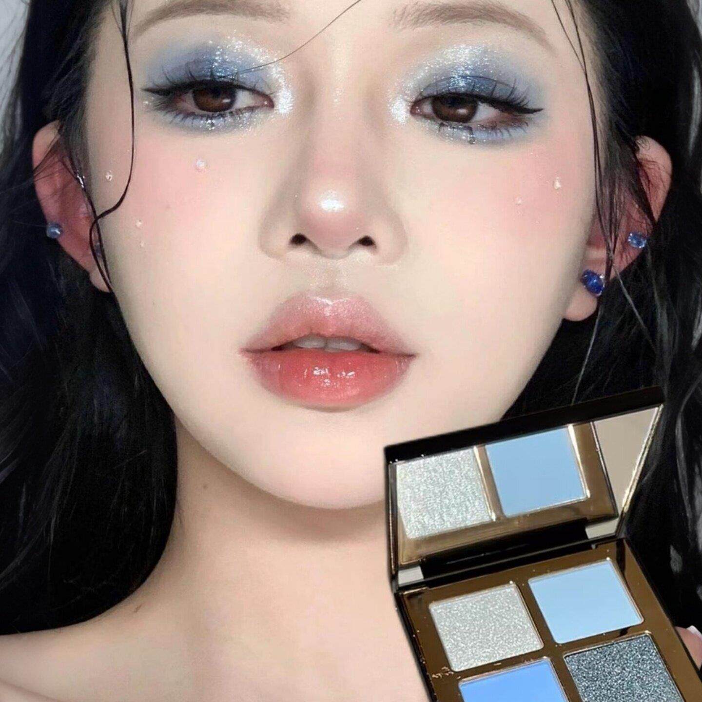 蓝灰碎钻四色眼影盘牛仔丹宁奶蓝大地色暖色调日常白开水百搭淡妆