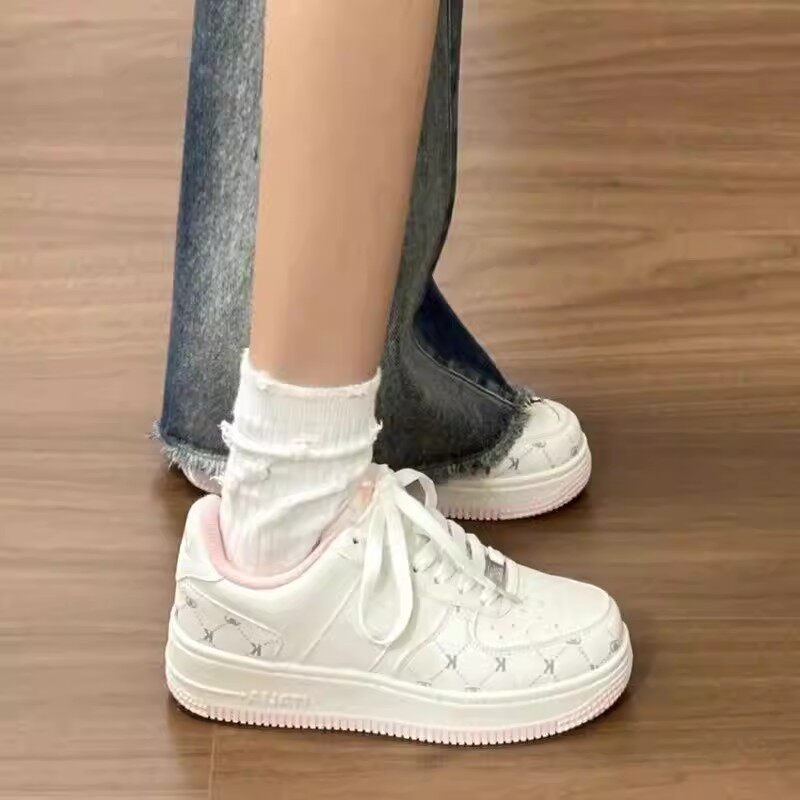 新款白粉色高颜值面包鞋女ins潮校园风小众滑板鞋增高防滑运动鞋