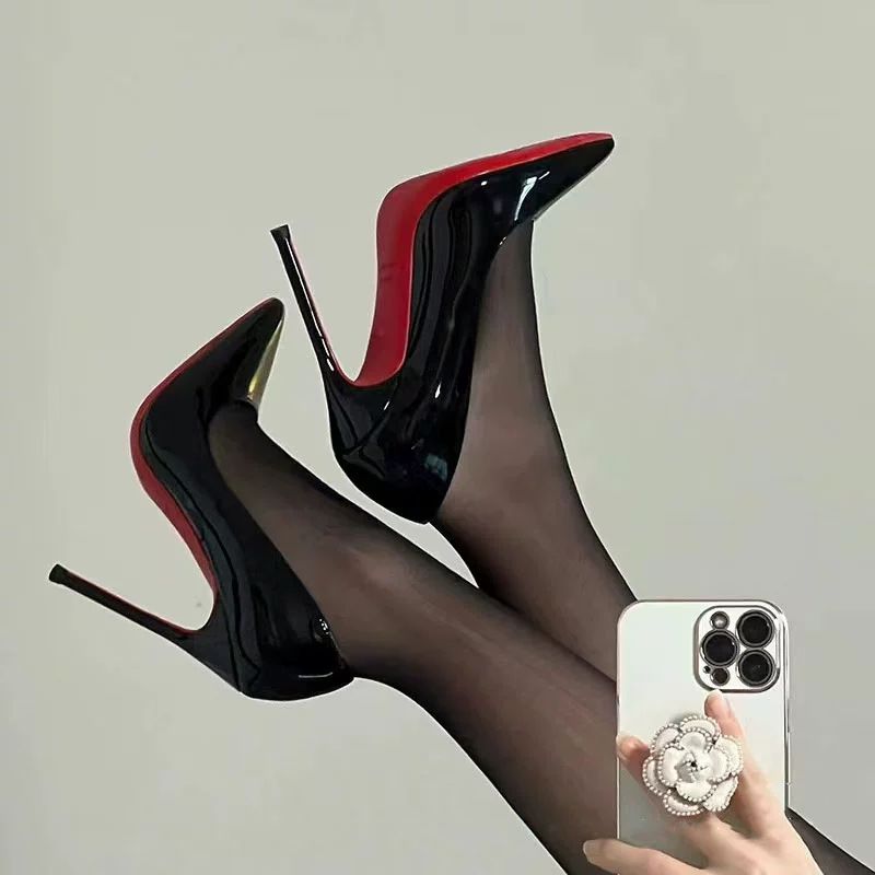 2025年床上新款红底黑色细跟高跟鞋纯欲尖头御姐百搭时尚裸色单鞋