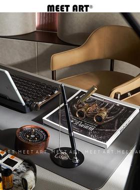 现代样板间桌面日历组合摆件客厅书桌放大镜杂志饰品软装陈列