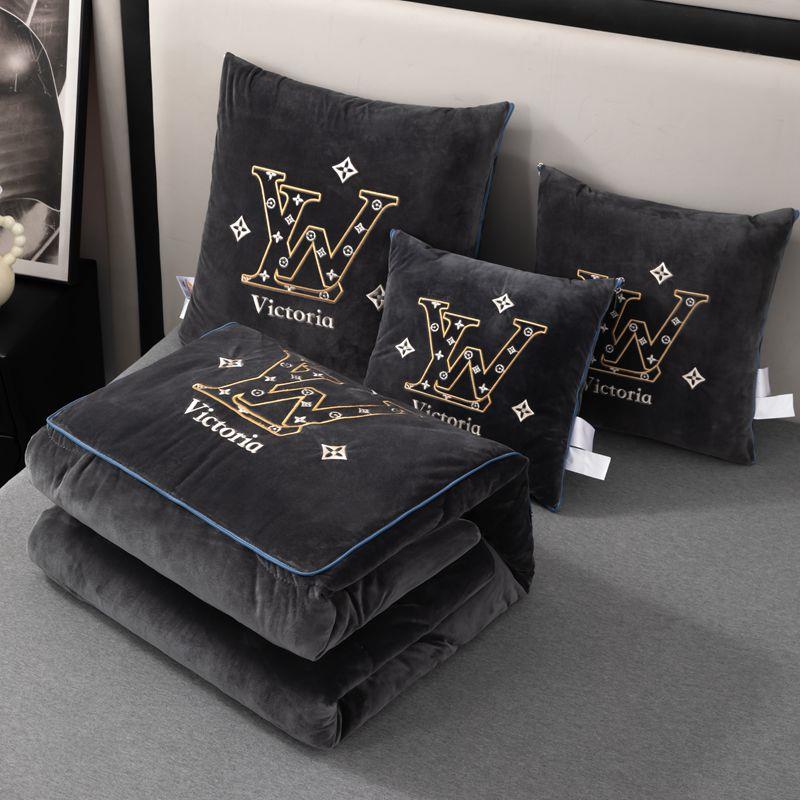 A类婴儿绒抱枕被子两用二合一多功能车载加厚办公室午睡枕头汽车