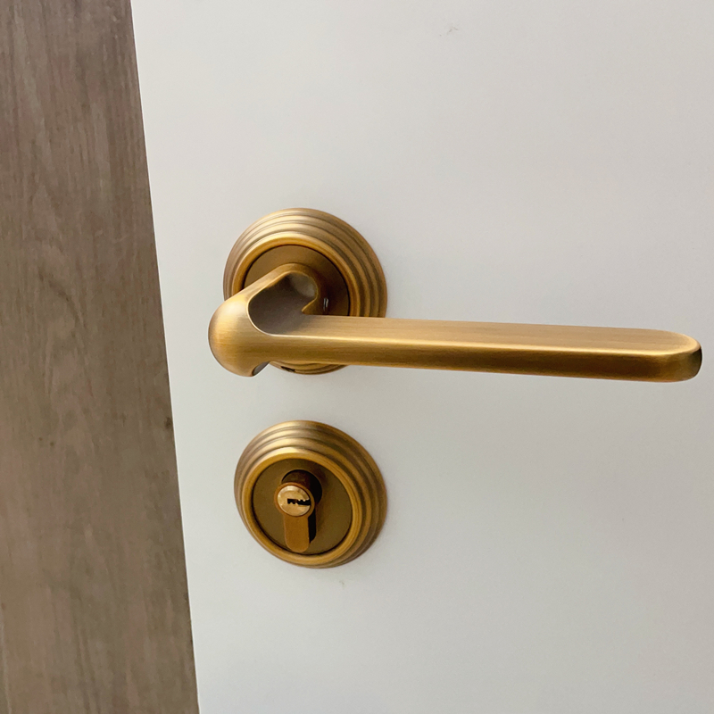 美式复古黄古铜室内卧室分体房门锁木门法式把手轻奢磁吸静音门锁