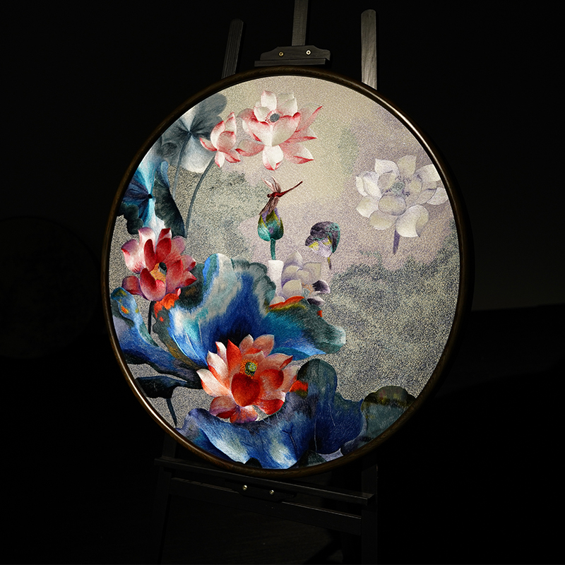 圆形手工苏绣满堂荷彩刺绣画饭厅入户玄关沙发背景墙成品装饰画图片