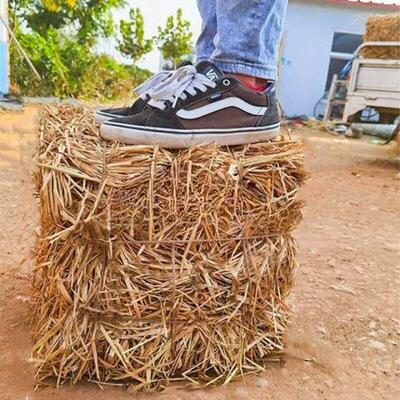 稻草麦草方形草垛圆形方形道具草垛子婚庆拍摄节日乐园装饰手工