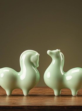 绿马创意可爱小唐马摆件中式客厅办公室茶桌面装饰手工陶瓷工艺品