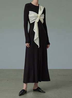黑色长袖连衣裙女2025秋季法式针织复古设计感小众礼服裙子高级感