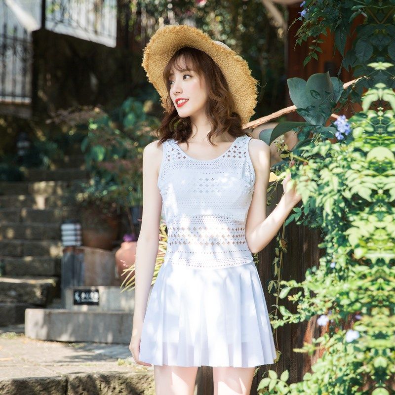 连体泳衣女遮肚显瘦大胸裙式带钢D托小胸聚拢白色泡温泉泳装保守