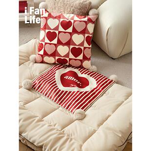 爱心红色抱枕被子二合一车载两用办公室空调被午睡折叠毯子靠枕