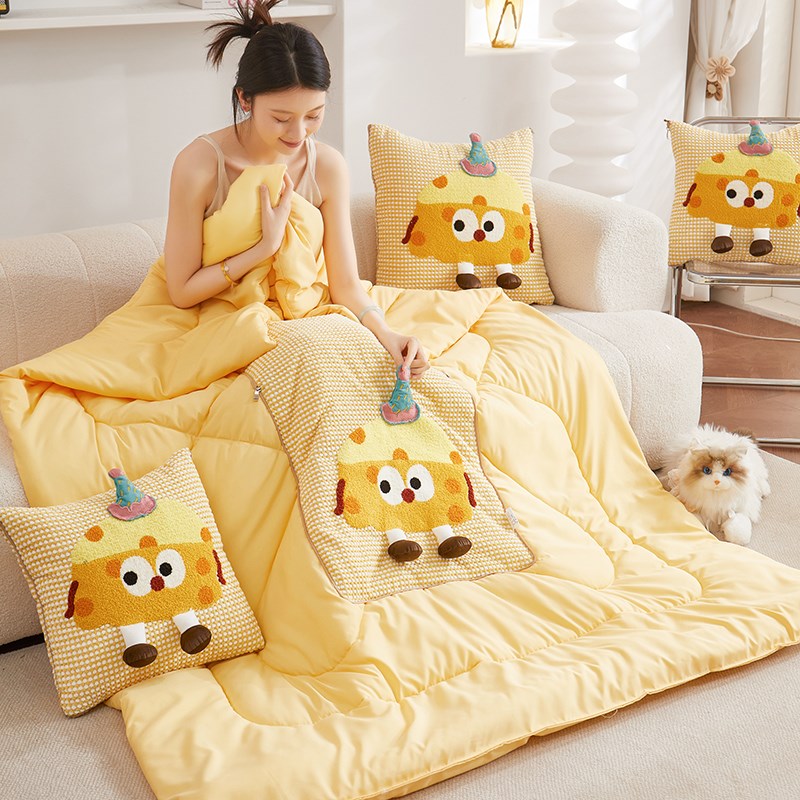 水洗磨毛 卡通抱枕被子两用二合一午睡毯子车载靠枕车用枕头被