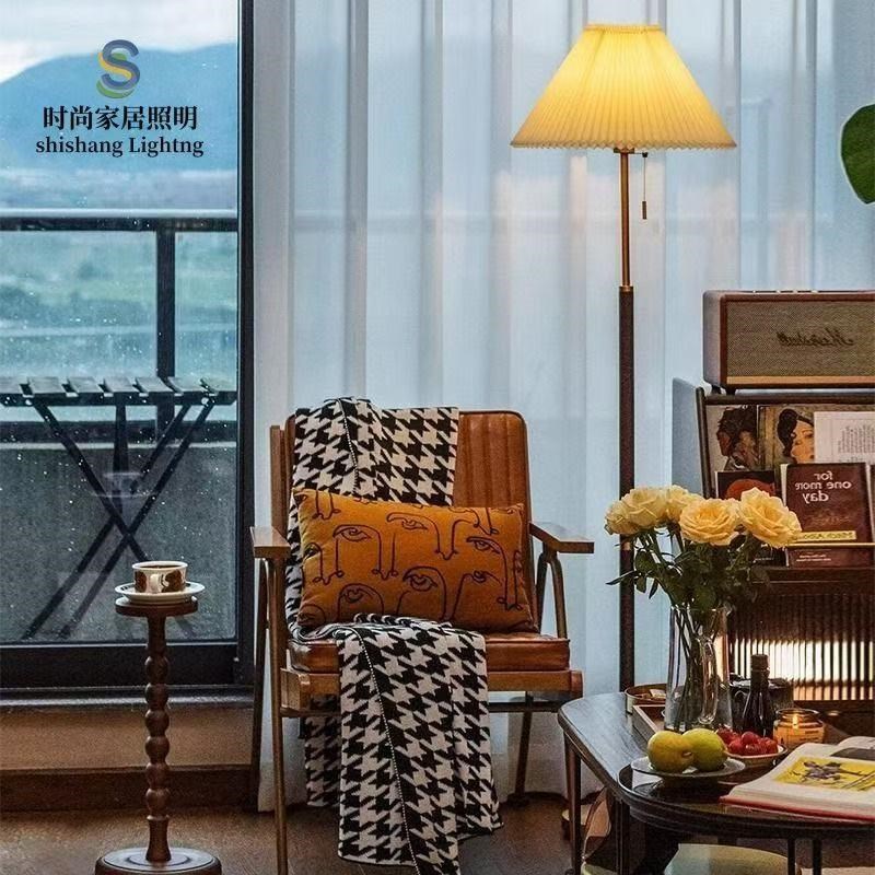现代落地灯客厅北欧轻奢沙发边设计感简约书房卧室房床头落地台灯