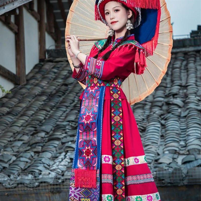 新款壮族服装女广l西三月三少数民族瑶族成人服饰舞蹈演出旅拍套