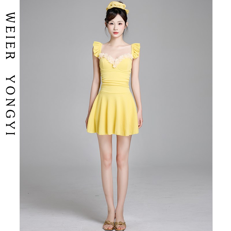 泳衣女高级感2025新款甜美少z女连身裙式遮肚显瘦小胸聚拢温泉泳