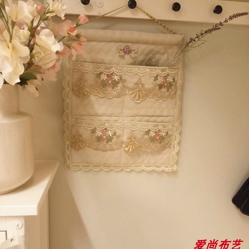 可爱衣柜悬挂式储物袋布艺蕾丝挂袋墙壁门后卫生间杂物收纳袋