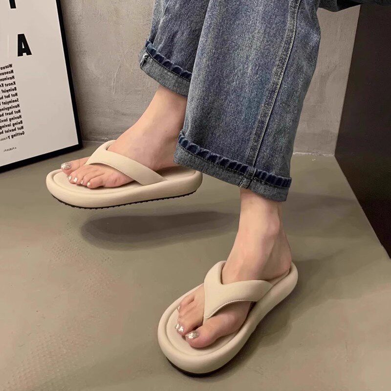踩屎感人字拖鞋女夏外n穿2025网红夹脚趾凉拖孕妇平底软底沙滩凉