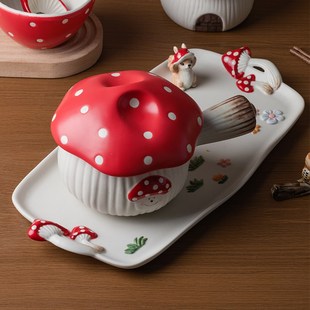 蘑菇一人食早餐碗可爱碗手柄碗好C看的碗陶瓷釉下彩带盖个人专用