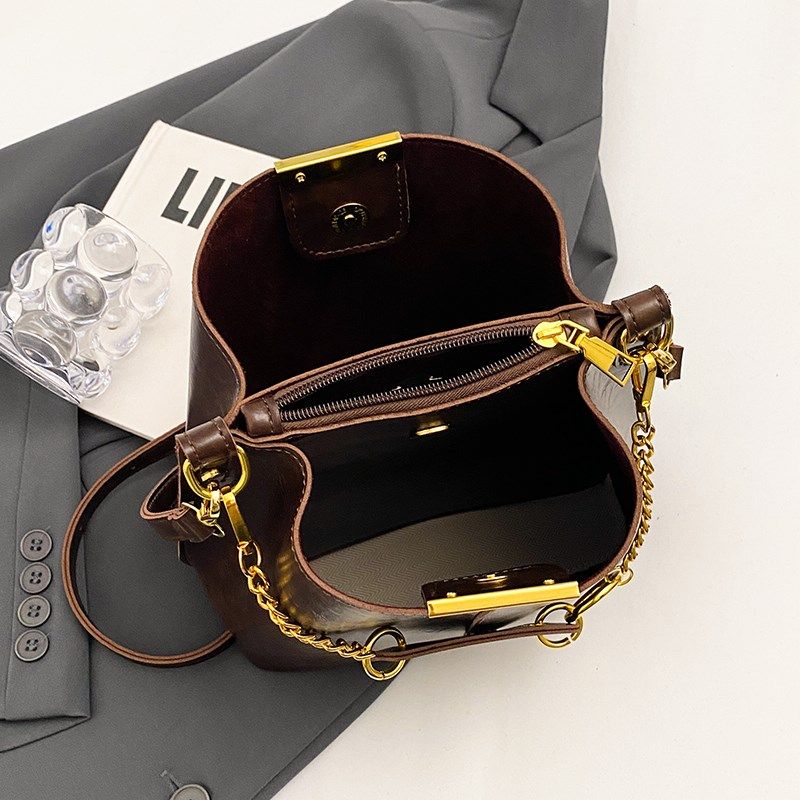 高级质感爆款大容量包包女士20A24新款潮时尚单肩腋下包斜挎水桶