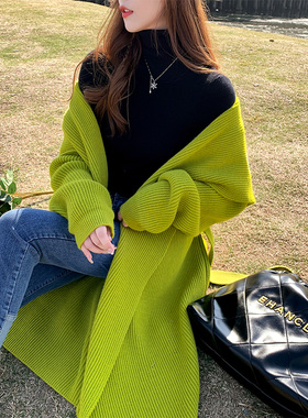 今年流行漂亮高级感超好看绿色长款斗篷厚针织开衫毛衣外套女春秋