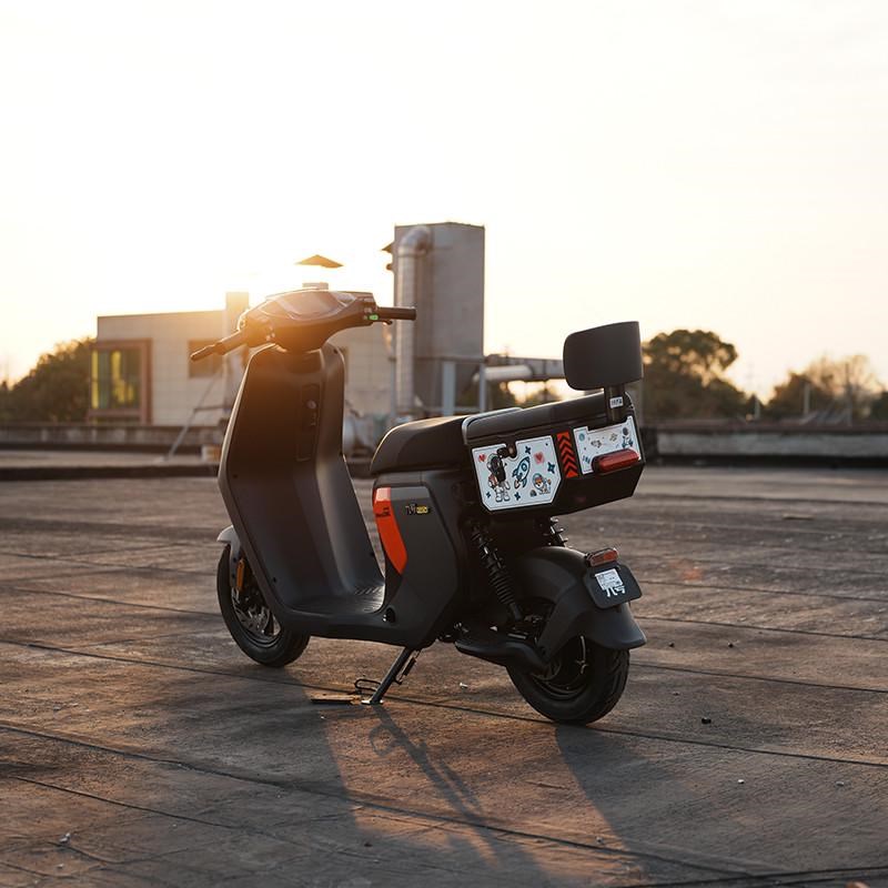 适配九/号电动车F90M坐垫尾箱MMAX150P储物箱BMPAX110P后车座配件