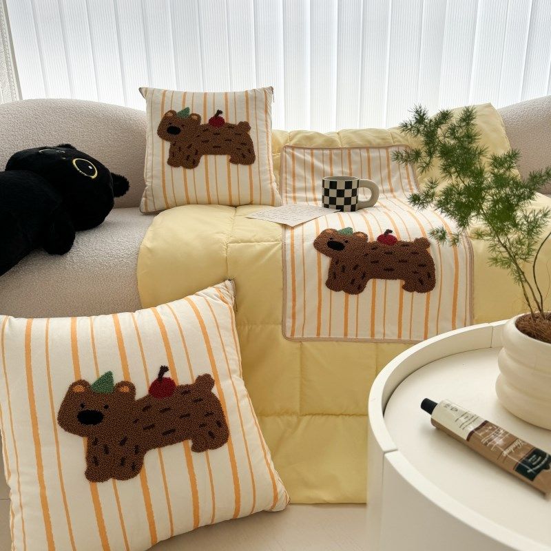 抱枕被子两用卡通折叠办公室午睡被沙发毯车上靠枕车内空调被四季