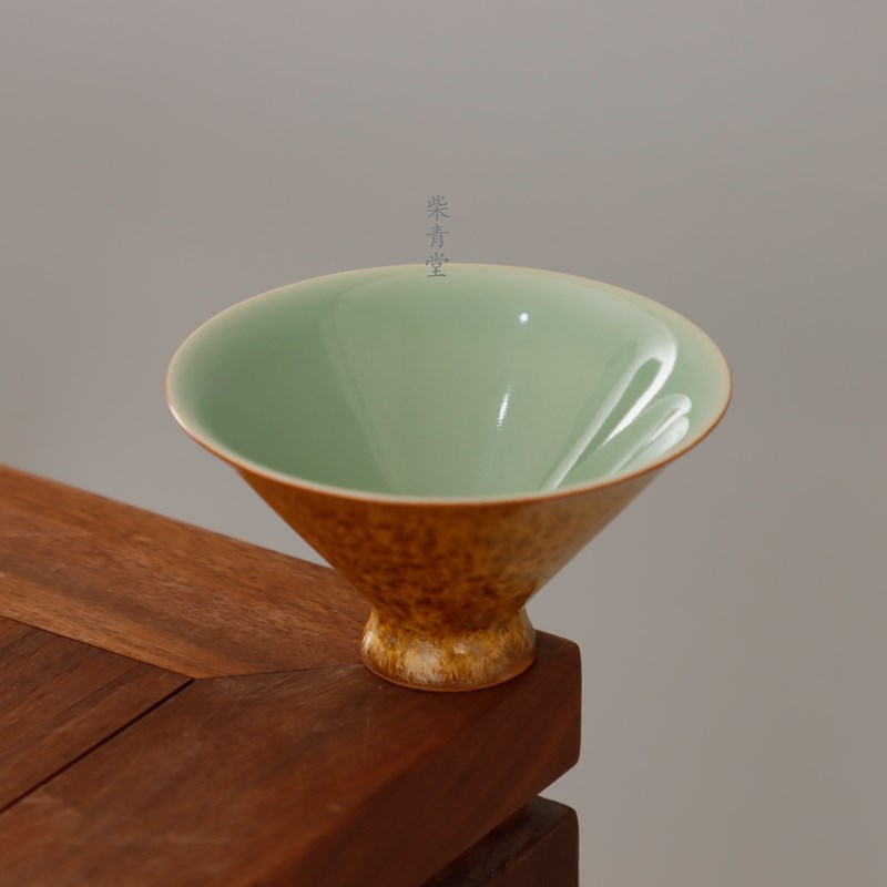 钧窑李峰手作茶叶末钛结s晶双面梅子青釉粗陶青瓷窑变茶杯斗笠杯