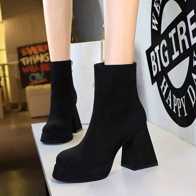 10CM超高跟鞋粗跟黑色短靴防水台绒面时尚马N丁靴百搭网红瘦瘦靴