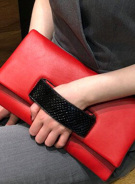 手拿包女2021新款韩版个性大容量手抓包气质O百搭V单肩斜挎小包软