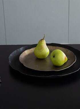 轻奢手工锤纹圆形水果盘茶几侘寂极简家居客厅样板间桌面软装托盘