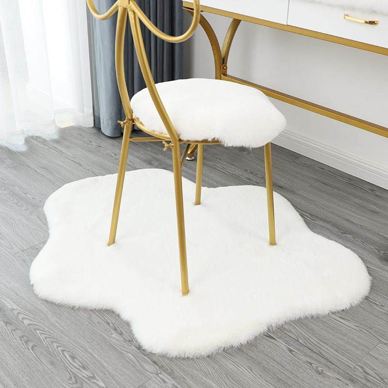 梳妆台地毯凳子垫彷兔毛地毯卧室床边毯儿童间可爱云朵地毯短毛绒