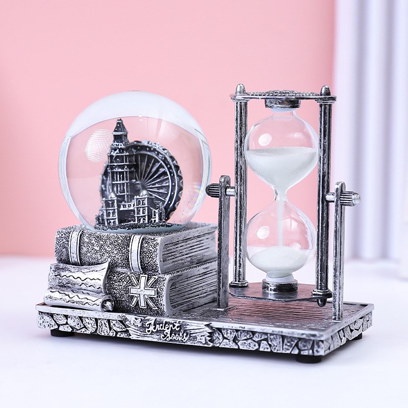 新品创意复古铁塔水晶球沙漏摆件发光水球音乐盒计时器桌面装饰品