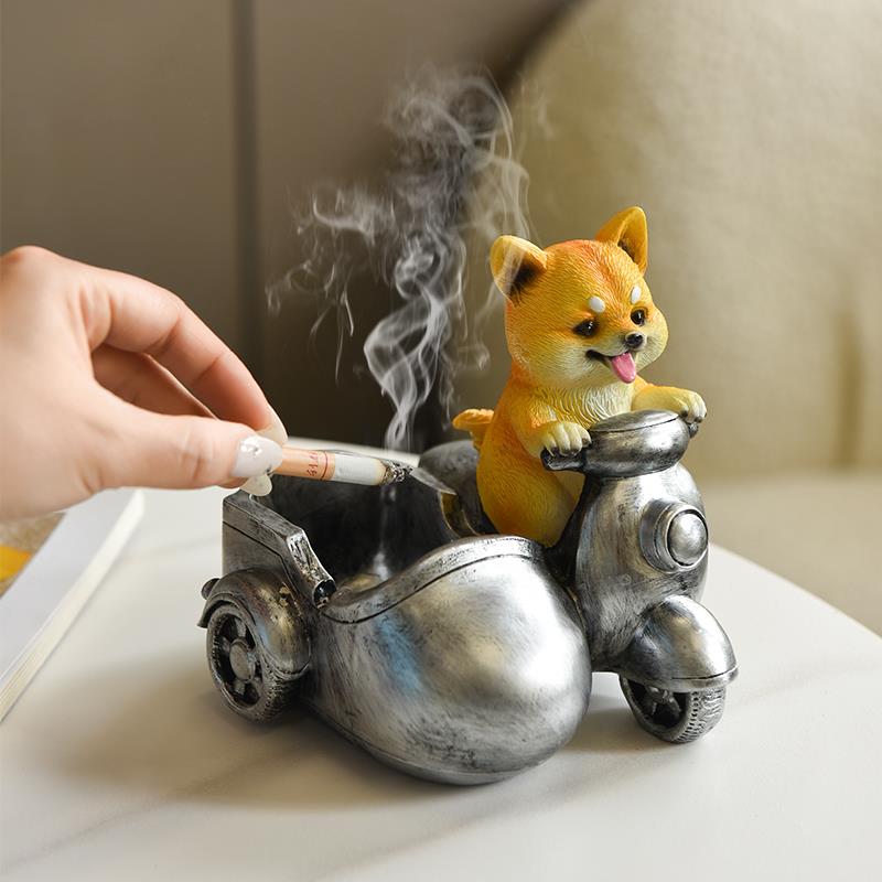 创意个性潮流烟灰缸高级感家用防飞灰高端大气送男友生日礼物摆件