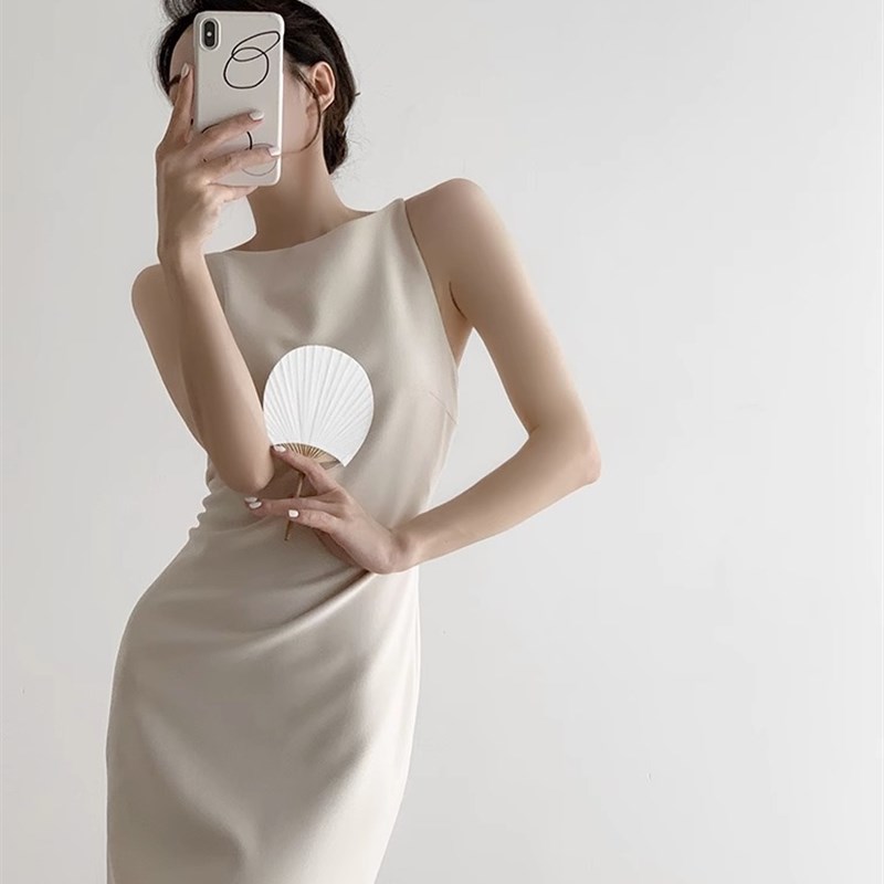 法式白色一字肩背心连衣裙女高级感修身收腰包臀显瘦短款吊带裙子