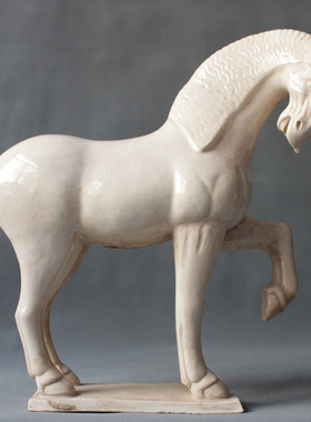 陶瓷马摆件唐三彩仿古白马室内家居装饰客厅办公室桌面摆件收藏