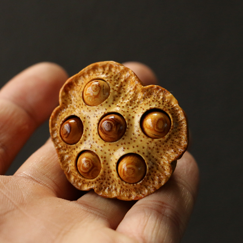 精品纯手工雕刻满钉老竹根雕刻活籽莲蓬小挂件十几年老料竹把玩件