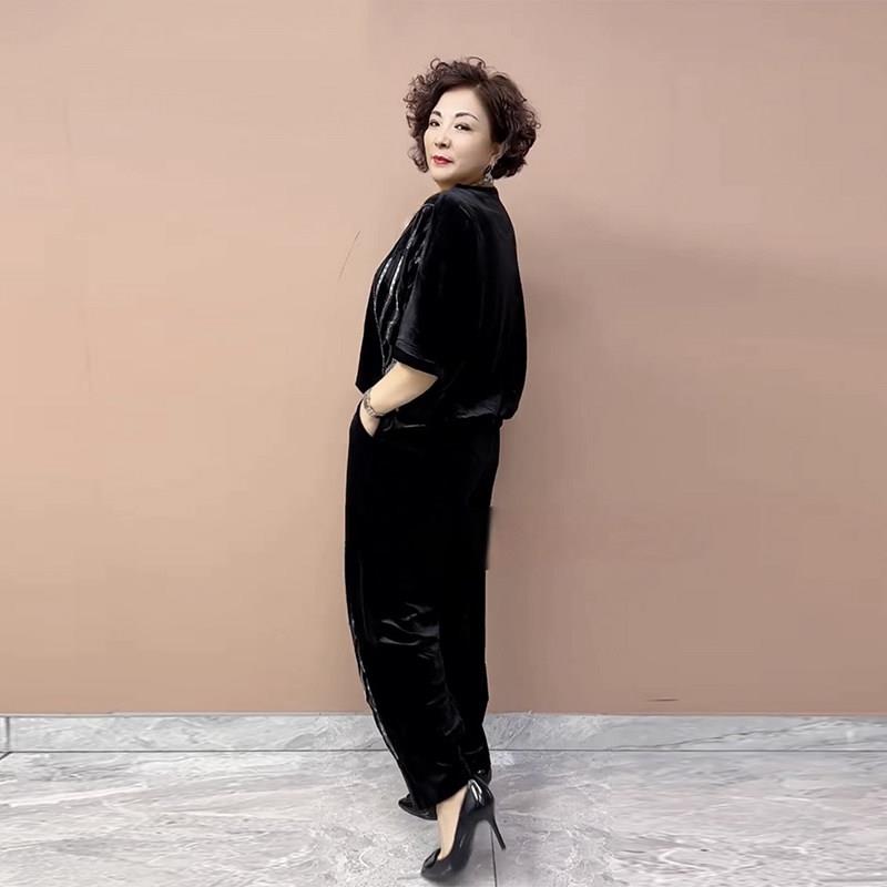 极速中老年妈妈秋季丝绒两件套高档植绒烧花蝙蝠袖宽松大码遮肉套