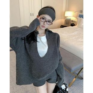 推荐韩系慵懒风藏蓝色深v领浣熊绒毛衣女秋冬加厚宽松高级感针织