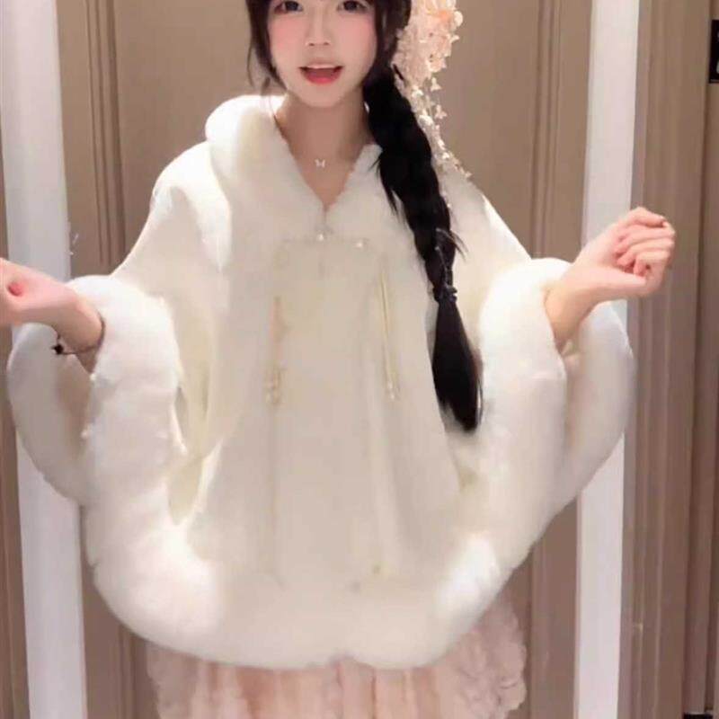 冬天婚礼新娘外套新款披肩斗篷秋季加厚保暖礼服婚纱外搭加绒