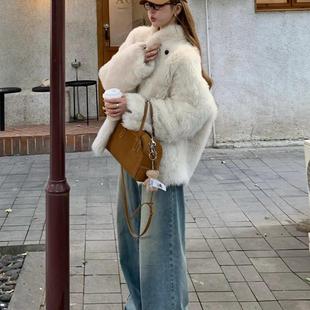 白色羊羔毛外套女2025冬季新款高级感洋气加厚皮毛一体毛毛绒上衣