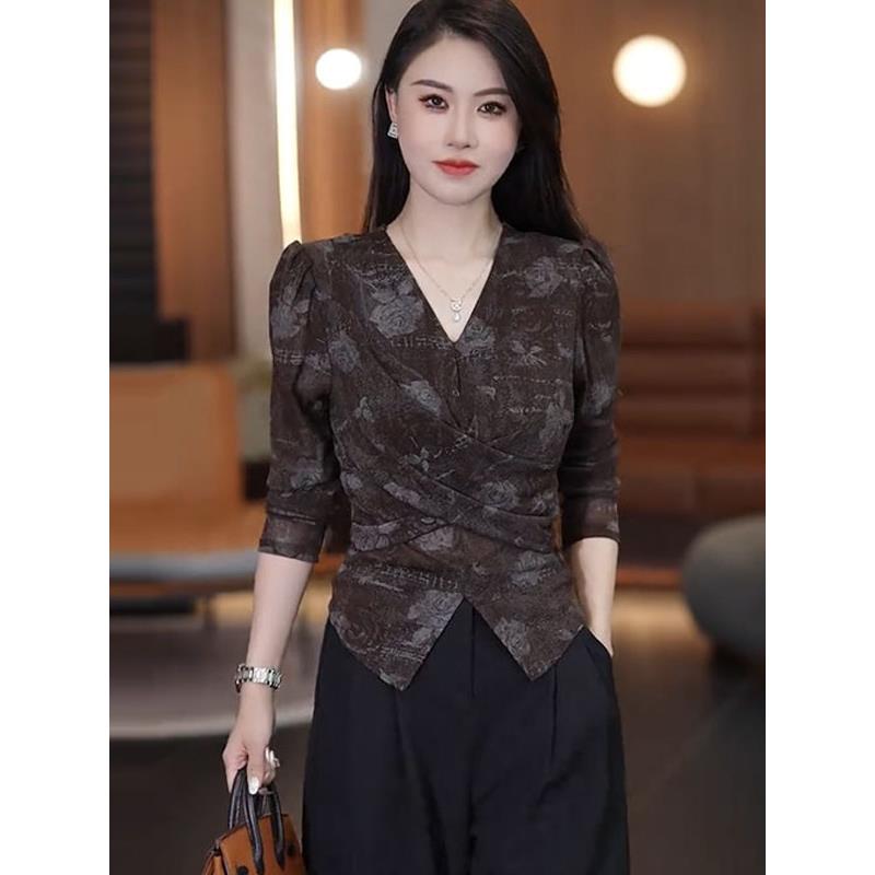 极速V领褶皱长袖网纱印花T恤女2026春秋新款欧货修身显瘦气质上衣