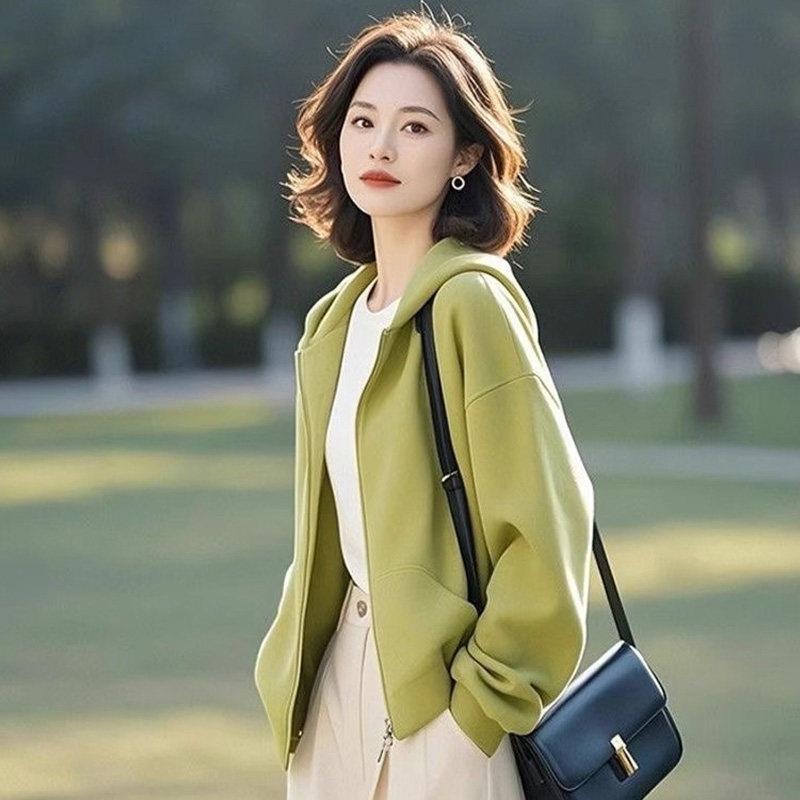 极速今年流行漂亮减龄绿色连帽卫衣外套女新款春秋季韩系chic开衫