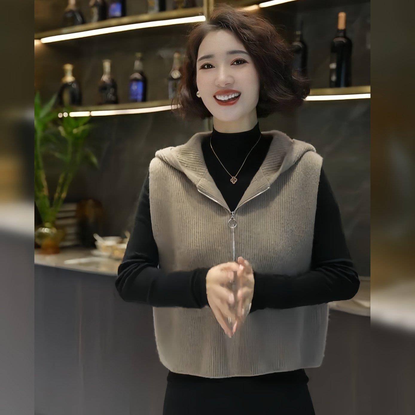 极速高级感大码女胖mm连帽马甲女时髦洋气2026年新款秋冬叠穿针织