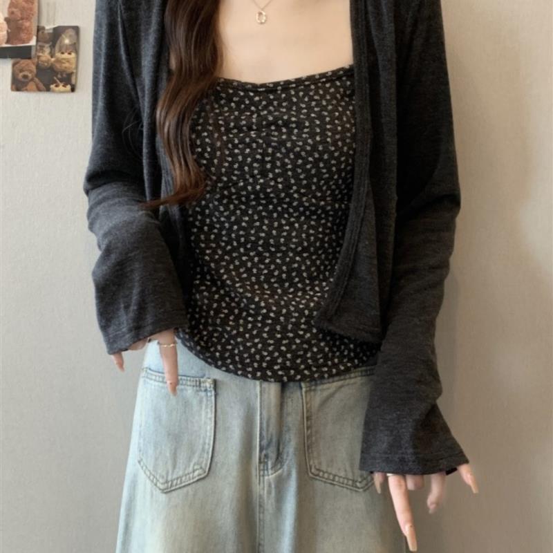 早秋穿搭一整套女大码微胖mm减龄时尚短款开衫上衣吊带背心两件套